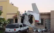 Messico, aereo precipita su una casa: quattro morti