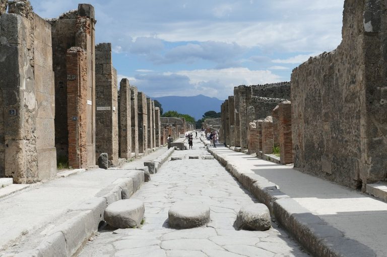 Ritrovato a Pompei il cavallo bardato del generale