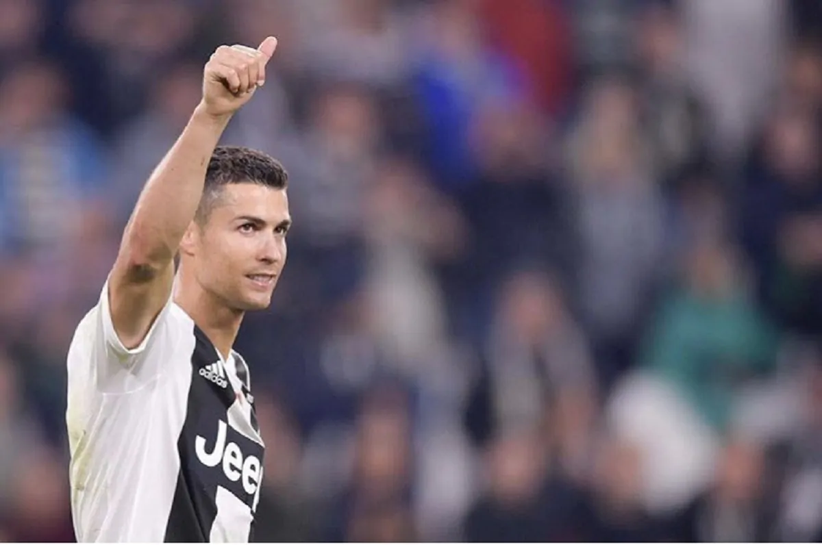 Juve, Ronaldo chiama Messi: "Ti aspetto in Italia"