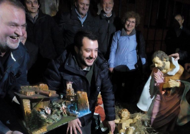 Salvini, "Chi non porta Gesù a scuola non è un educatore"