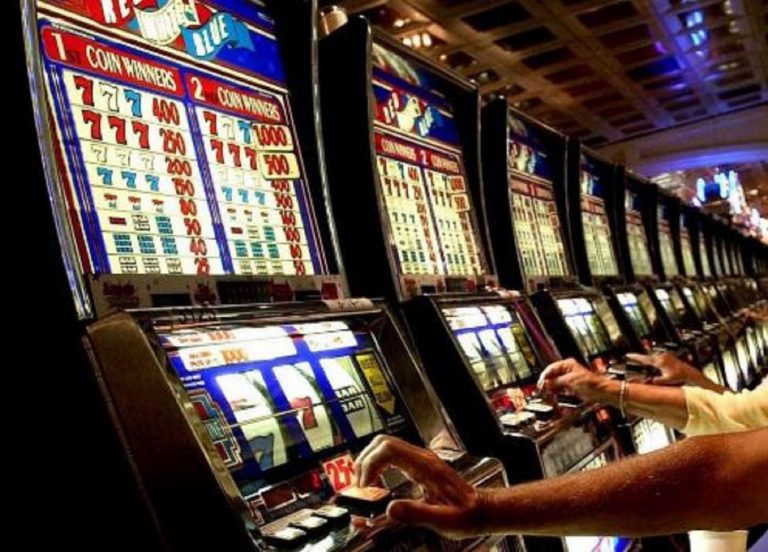 Gioco d'azzardo, gli italiani spendono fino a 101 miliardi