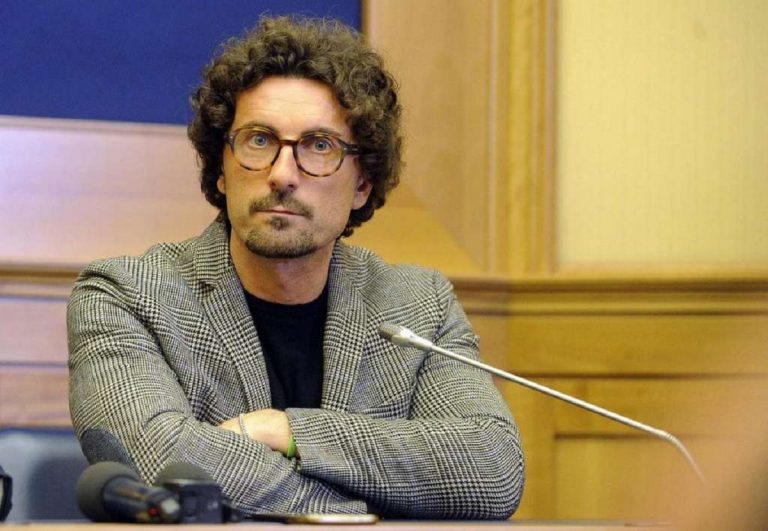 Toninelli "Genova tornerà più forte di prima in pochi mesi, al massimo anni"