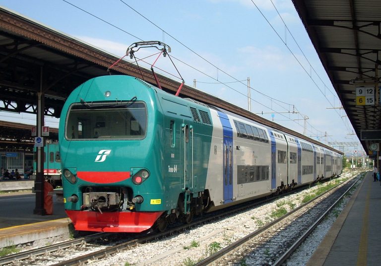 treno 768x536