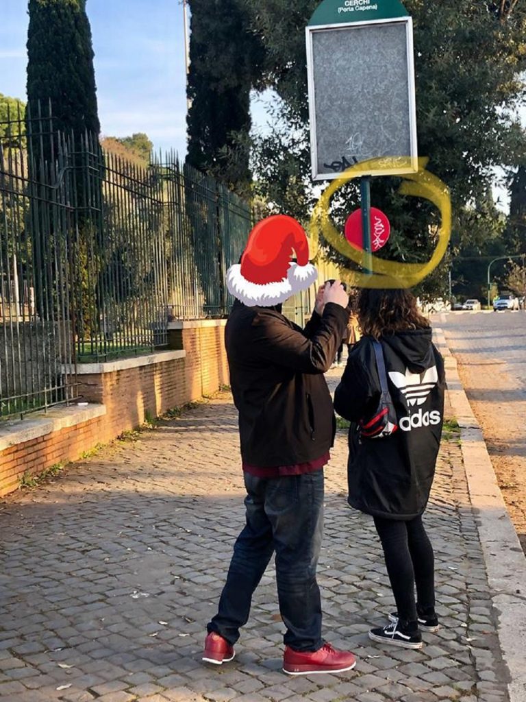 turisti americani imbrattano Roma