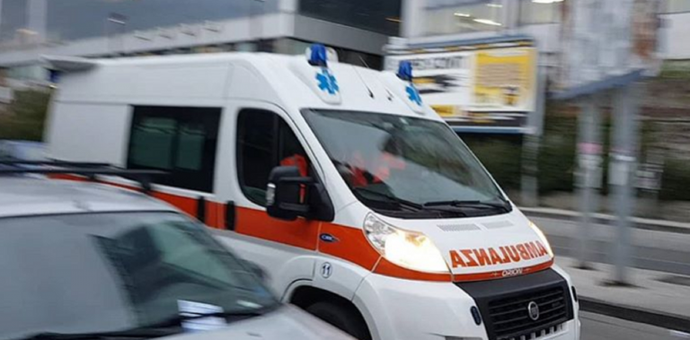 Sicilia, incidente stradale tra auto e moto: morto 16enne