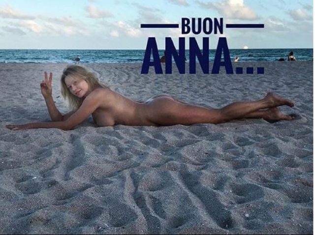 Anna Falchi auguri anno nuovo