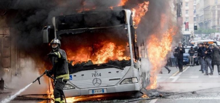 bus atac incendio