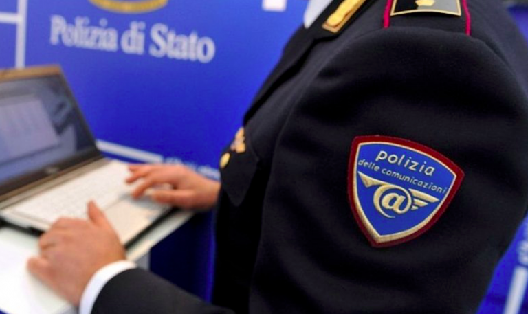 Cagliari, adesca minori in chat videogiochi