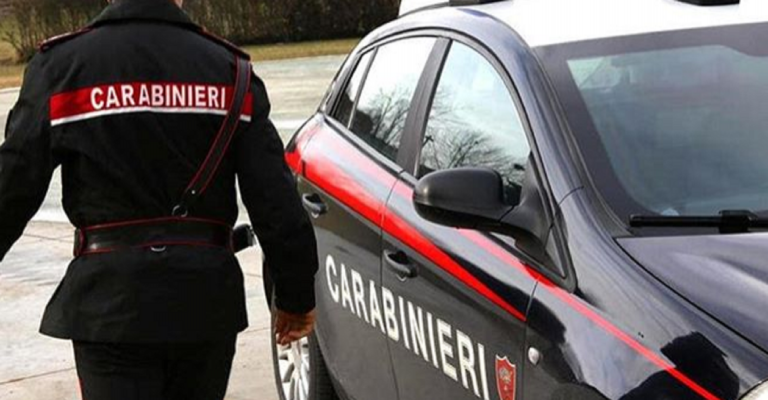Perugia, donna morta in casa con un coltello nella schiena