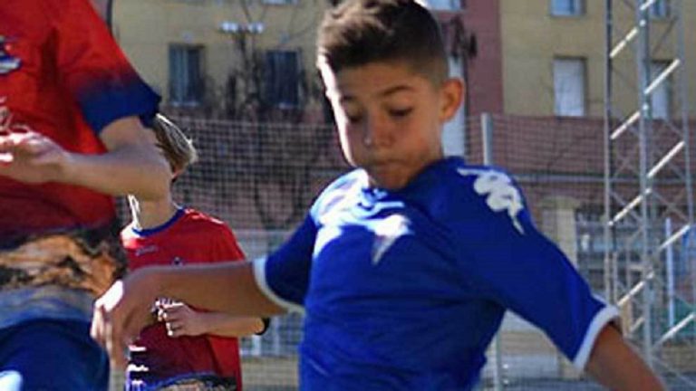Spagna, salva la vita a un avversario dopo una partita
