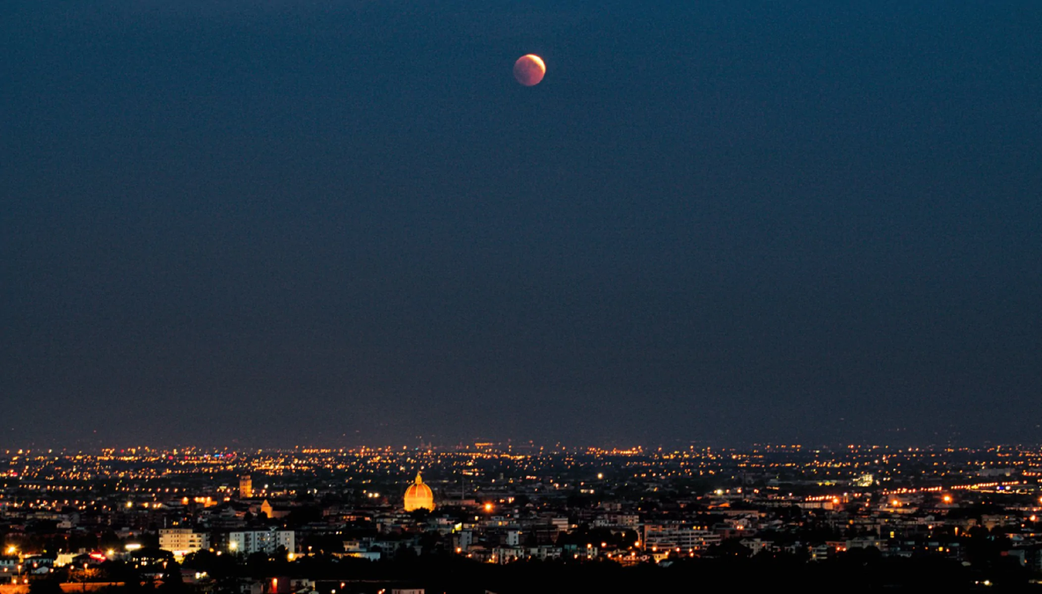 Eclissi per il 21 Gennaio, la luna torna ad essere rossa
