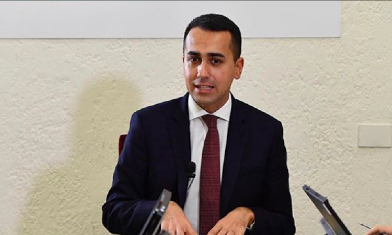 Migranti, Di Maio contro Macron