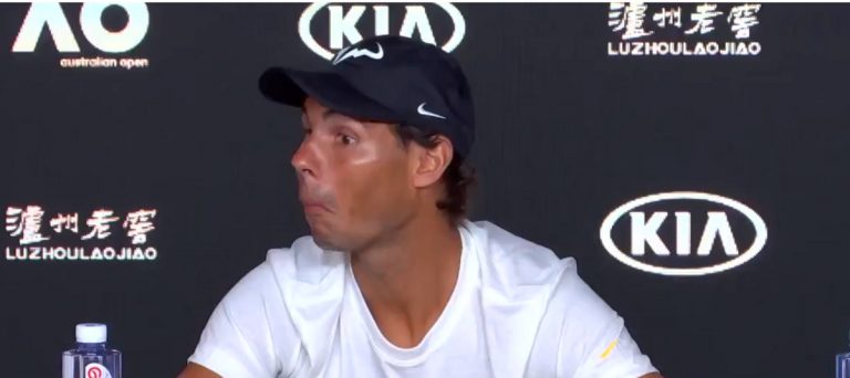 Giornalista si addormenta, Nadal lo sveglia