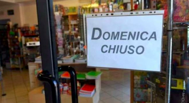 Negozi aperti di domenica