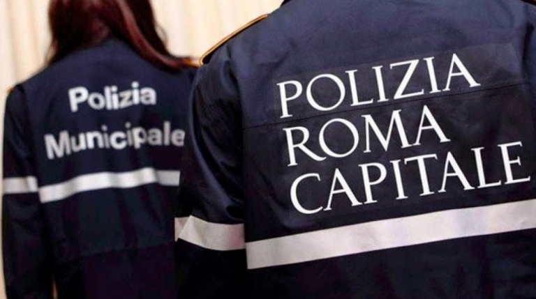 Ostia, incidente sul lungomare