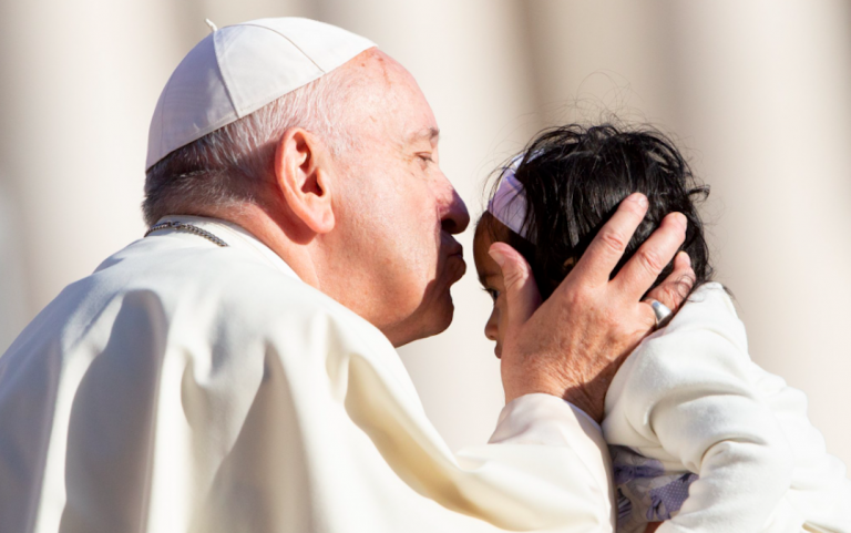 Papa Francesco, anche Gesù era un profugo
