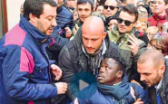 Salvini, ambulante allontanato dalla scorta