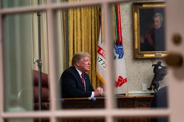 Trump nello Studio Ovale