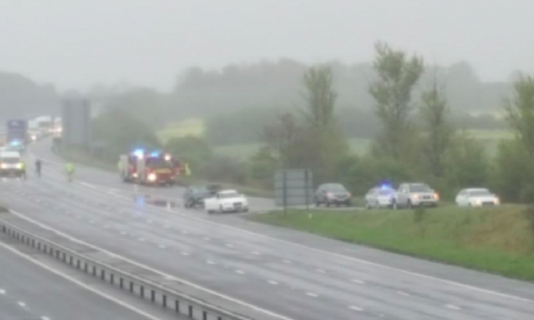 UK, ucciso in autostrada, suicidio in auto
