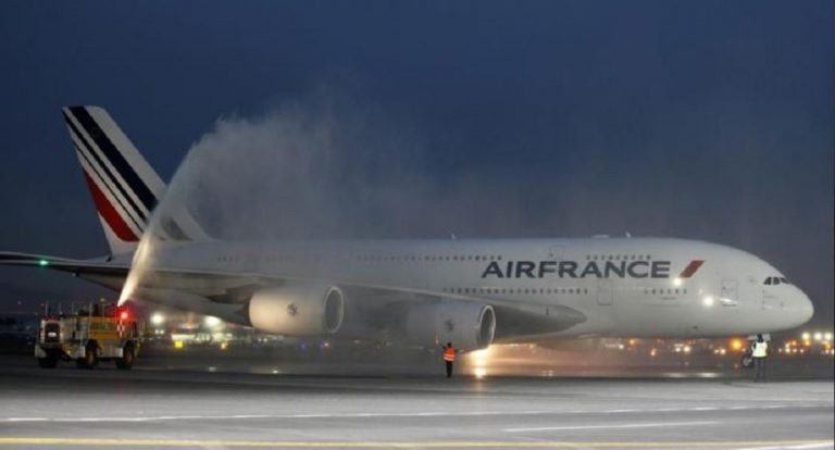 aereo fulmine