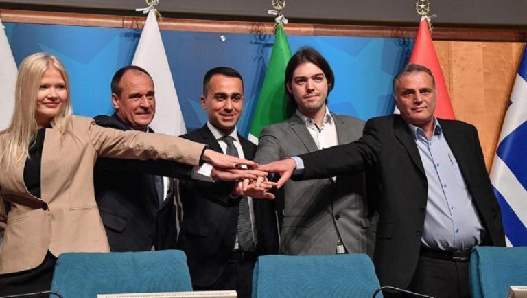 Europee, Di Maio presenta gli alleati di M5S e scarica i gilet gialli