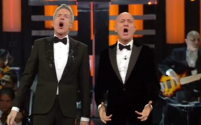 Lo sketch di Bisio e Baglioni al Festival