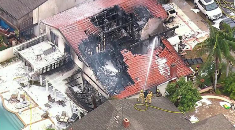 California, aereo precipitato