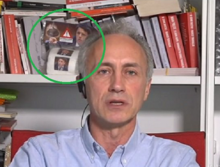 Carta igienica con foto di Renzi, polemica sui social per Travaglio