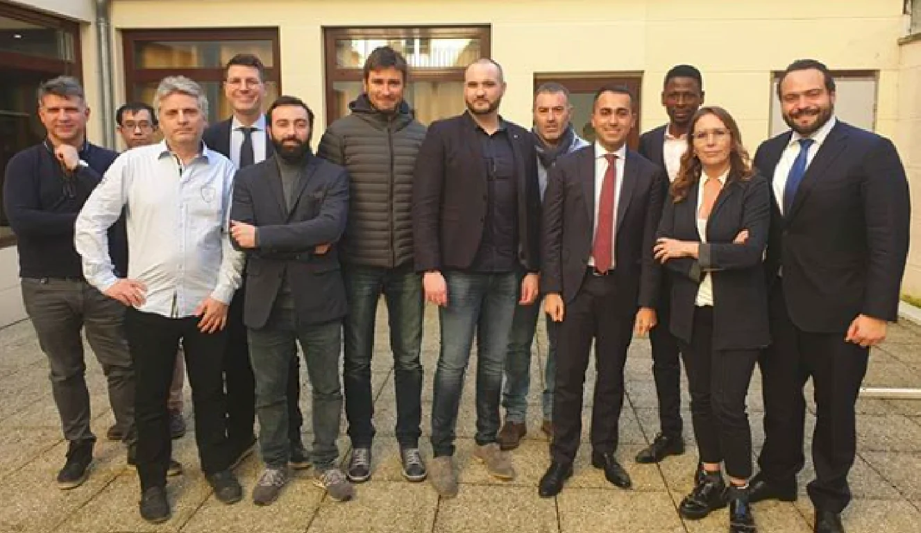 Il M5S incontra i gilet gialli