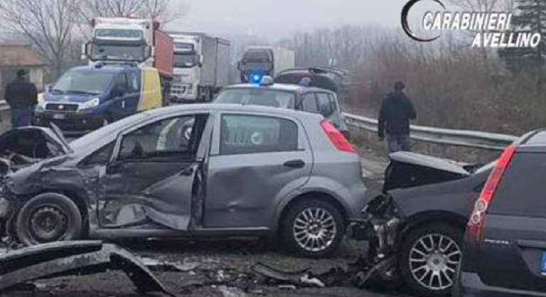 Incidente a Lioni, tre feriti