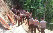 Indonesia, crolla miniera d'oro