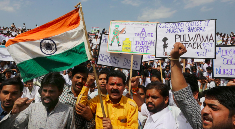 Kashmir, 6 civili uccisi da mortai
