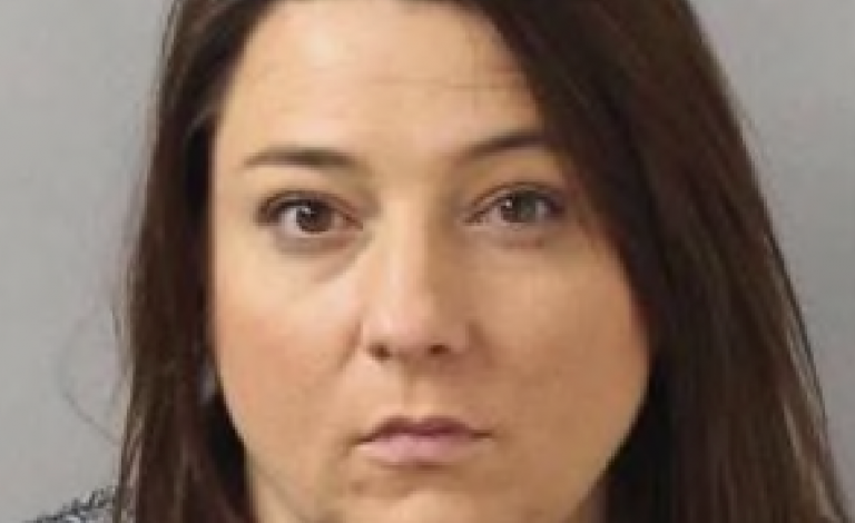 Mamma violenta il fidanzato della figlia