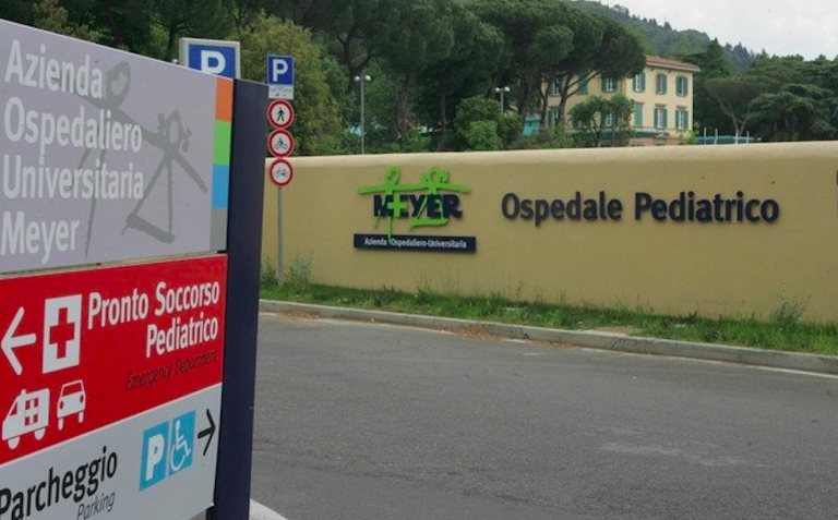 Meningite, caso a Firenze