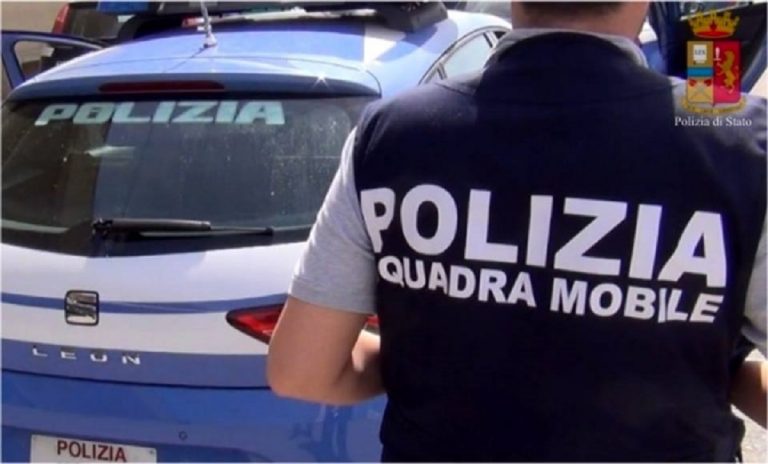 napoli rapina aggredisce polizia 768x464
