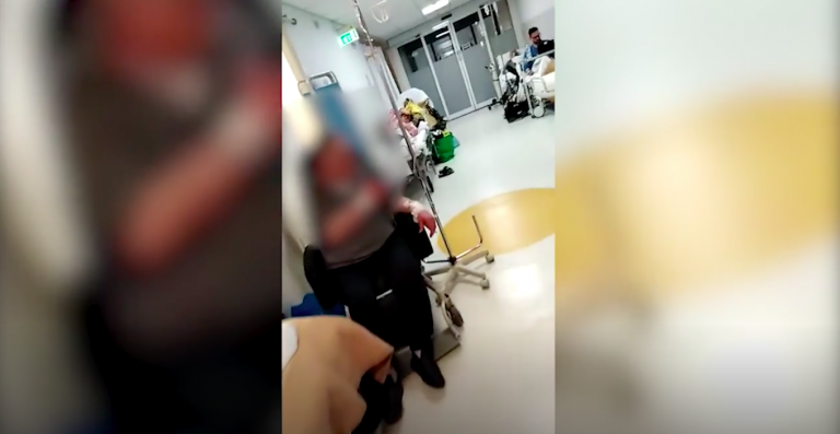 Pazienti in corridoio al Policlinico Tor Vergata