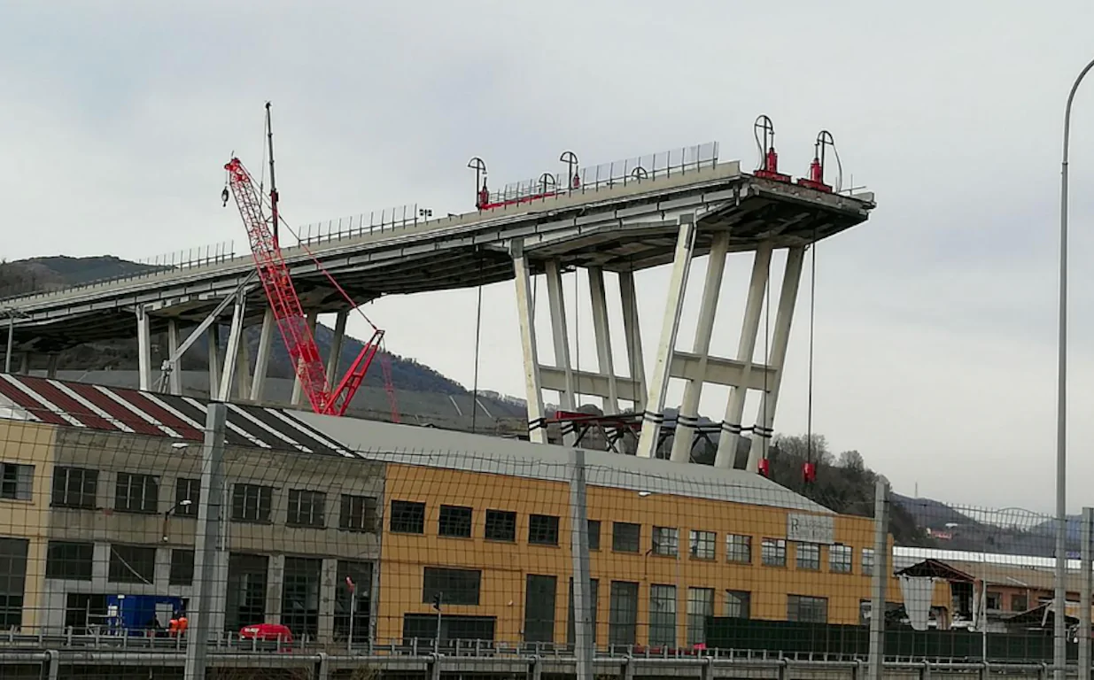Ponte Morandi, la demolizione