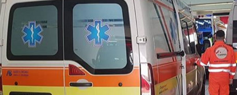 Bari, 17enne accoltellato da un coetaneo per una ragazza