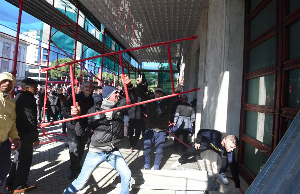 proteste a tirana