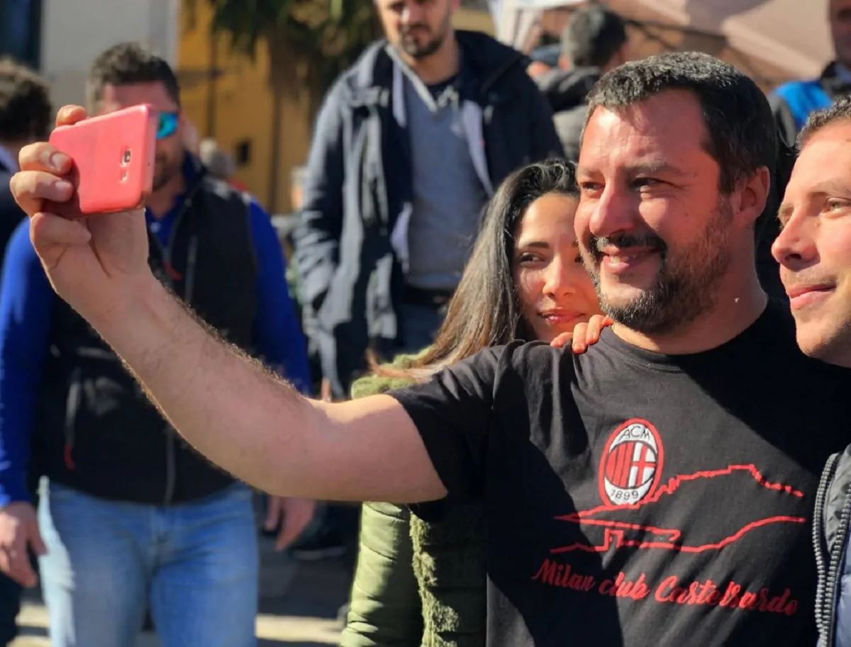 Sardegna, Matteo Salvini risponde ai contestatori