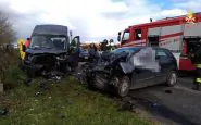Vibo Valentia, scontro letale tra auto e minibus: un morto