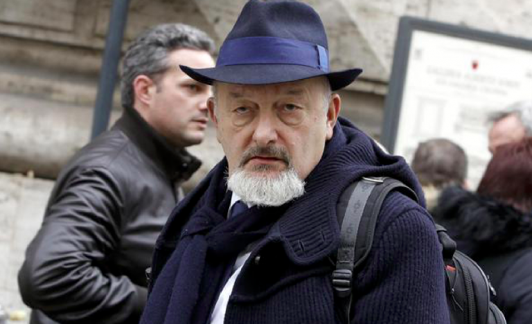 Tiziano Renzi si difende su Facebook