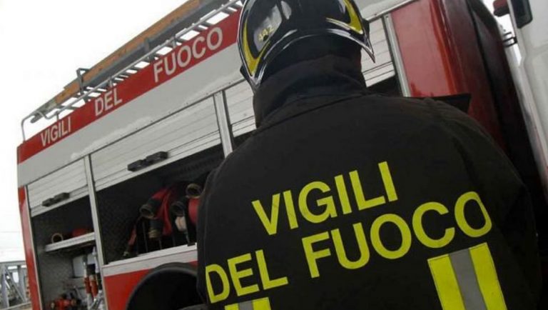 Incendio in un cinema di Firenze, intervengono i Vigili del Fuoco