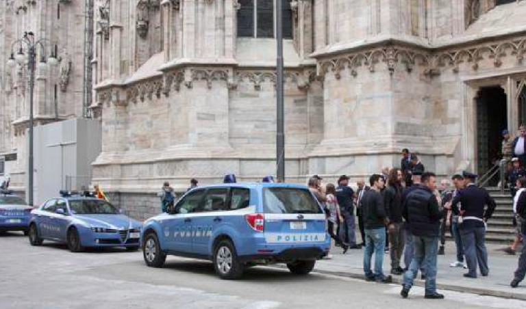 Allarme bomba duomo milano
