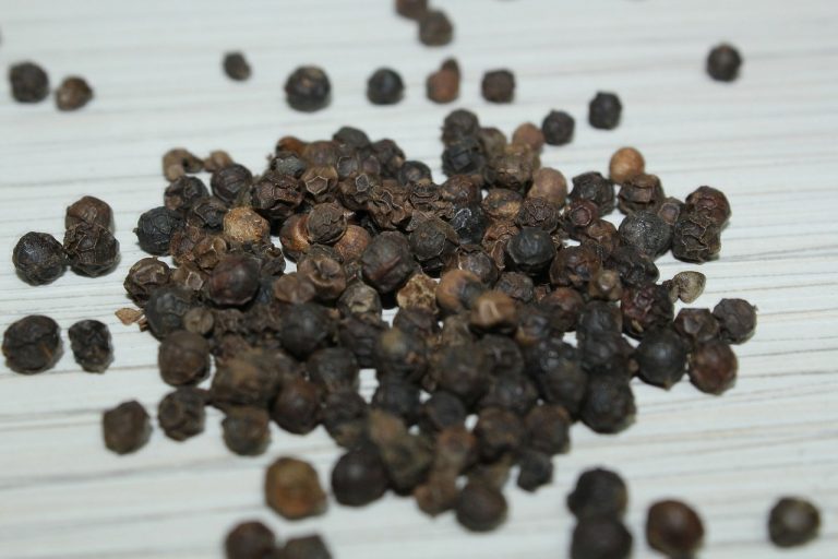 Piperina: come assumerla in cucina e le proprietà dimagranti naturali