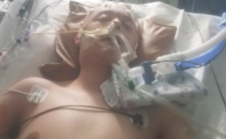 Rissa a scuola, studente in coma