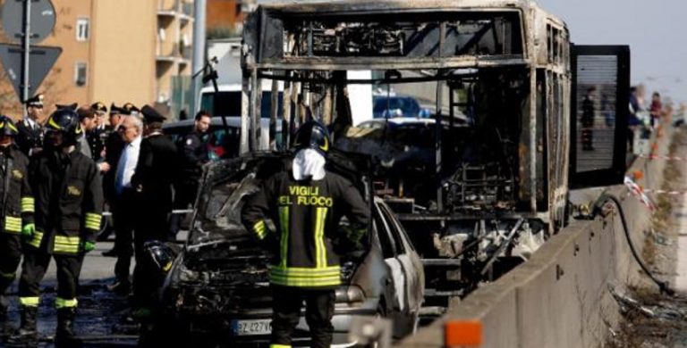 bus dirottato