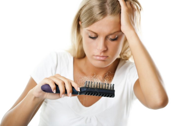 Ricrescita capelli donna.