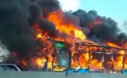 Chi è il senegalese che ha incendiato il bus