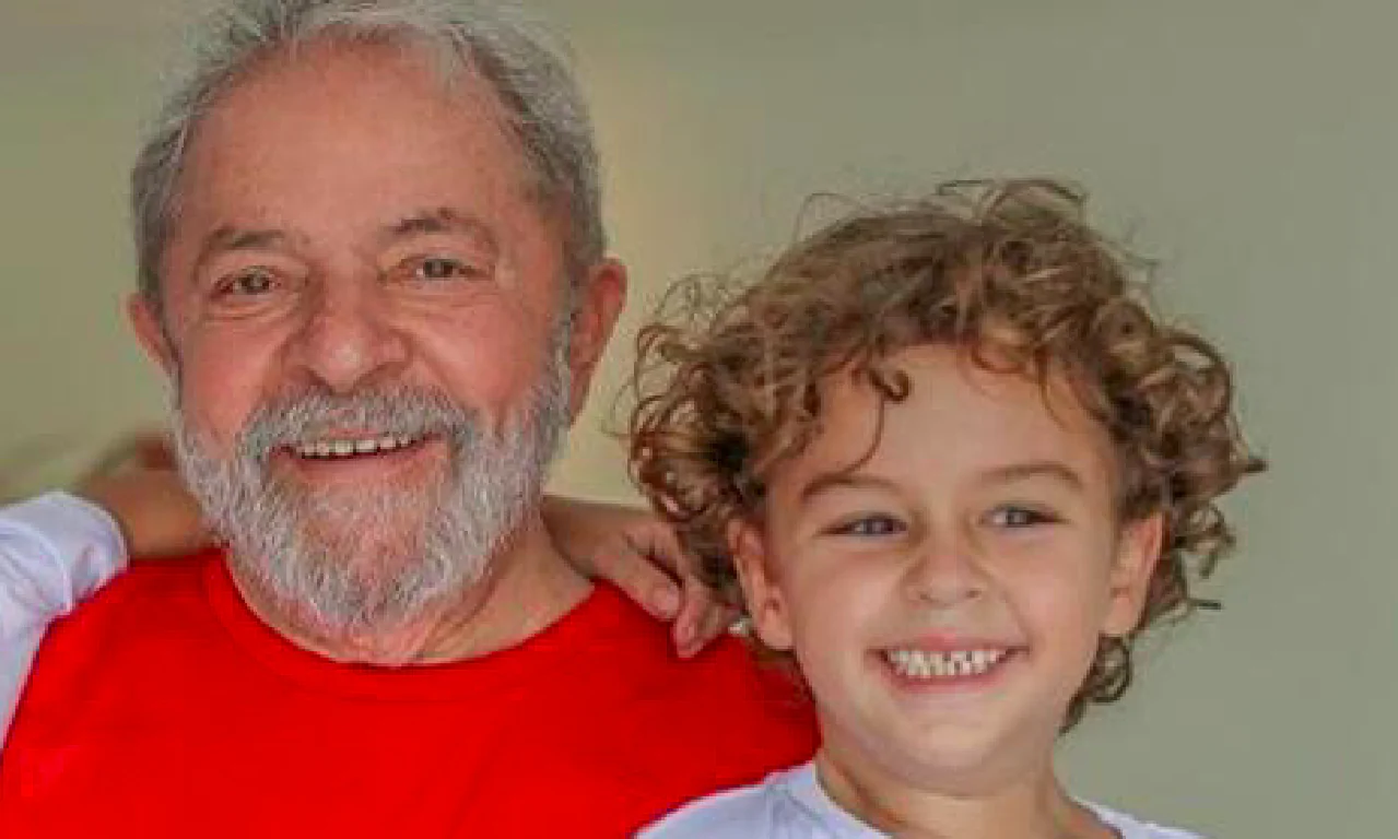 Lula esce dal carcere per funerale nipote